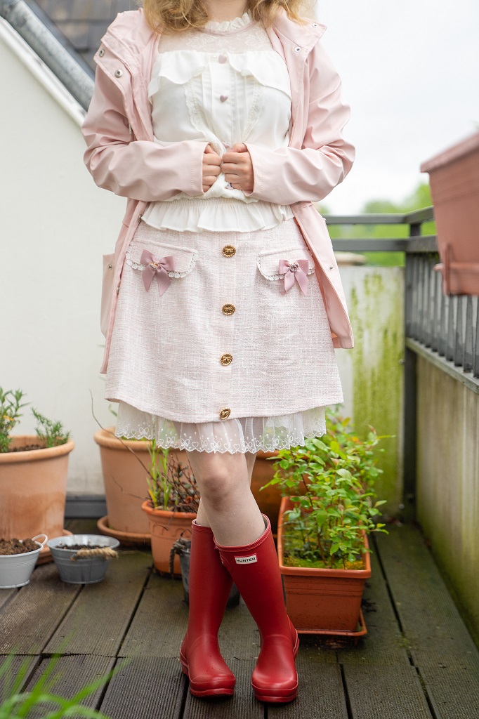 Liz Lisa Rock und Bluse Regenoutfit