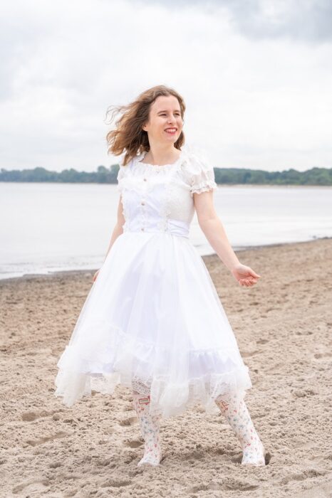 Majoh Lolita Kleid Tragefoto Gummistiefel Strand