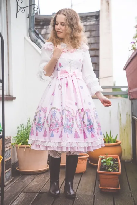 J-Fashion Outfit Angelic Pretty Lolita Kleid mit Reitstiefeln