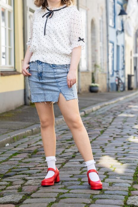 J-Fashion Outfit Rote Mary Janes mit Jeansmini