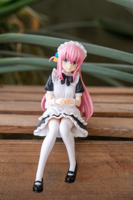 Bocchi Maid Figur sitzend