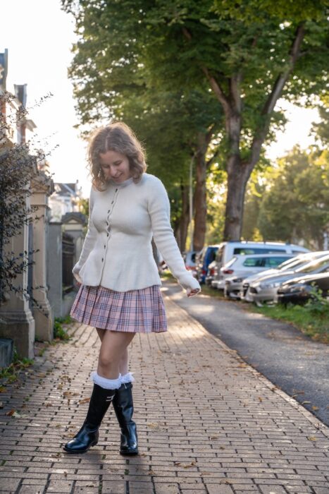 Angel Ruche Minirock Outfit Stiefel