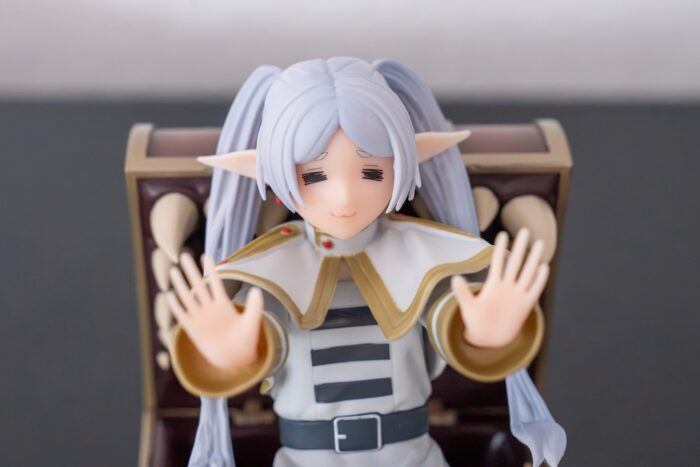 Frieren Mimic Figur Gesicht