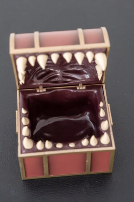 Frieren Mimic Figur Truhe